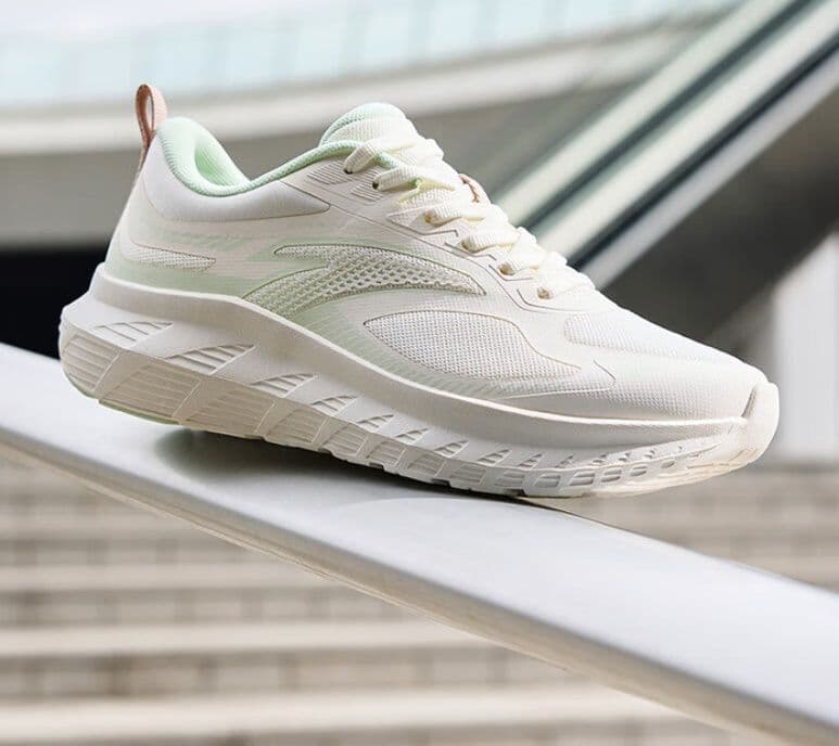 フィットネスシューズ ランニング エアフロー 軽量ランナー