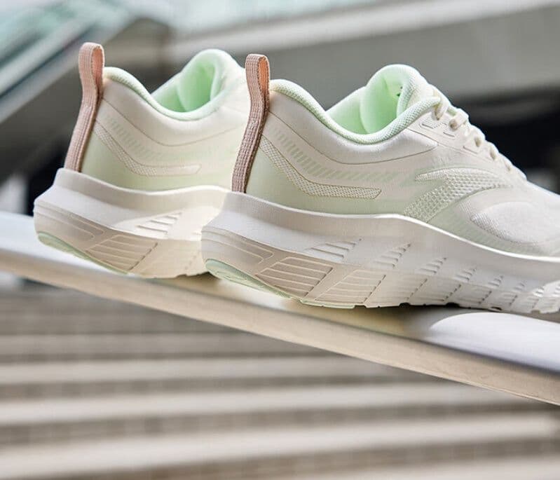 フィットネスシューズ ランニング エアフロー 軽量ランナー
