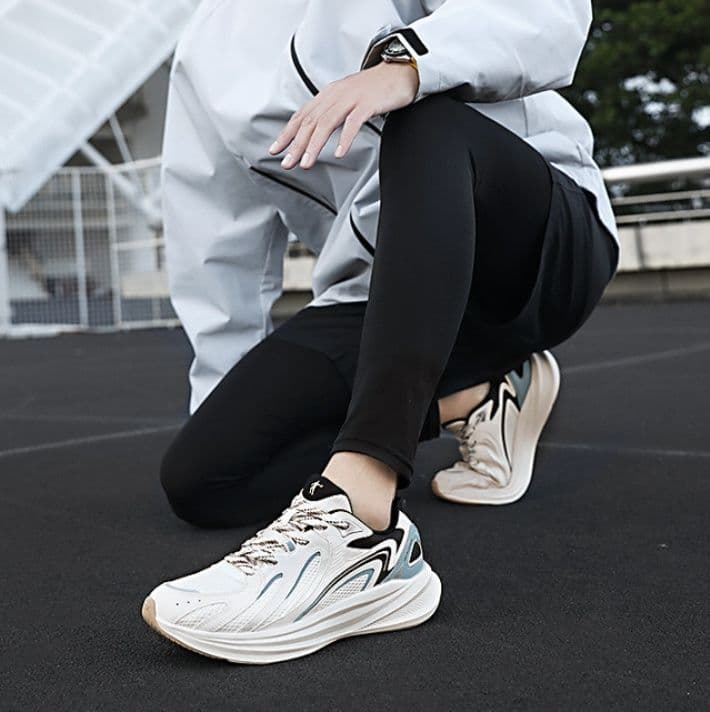 フィットネスシューズ ランニング 疾風流線スニーカー