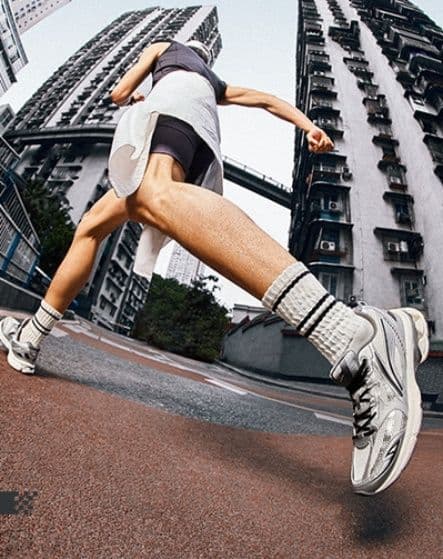 フィットネスシューズ ランニング 雲跳路行者 軽量衝撃吸収シューズ