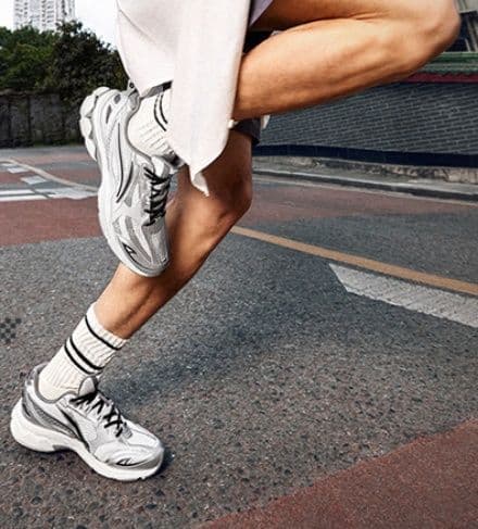 フィットネスシューズ ランニング 雲跳路行者 軽量衝撃吸収シューズ