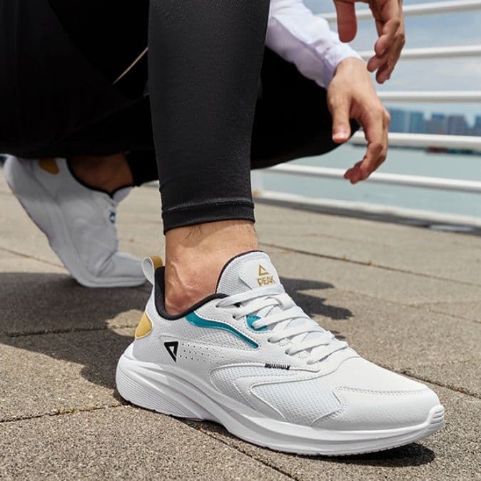 フィットネスシューズ ランニング 雲翔プロ 軽量ランニングシューズ