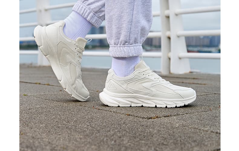 フィットネスシューズ ランニング エアフロー ランナー