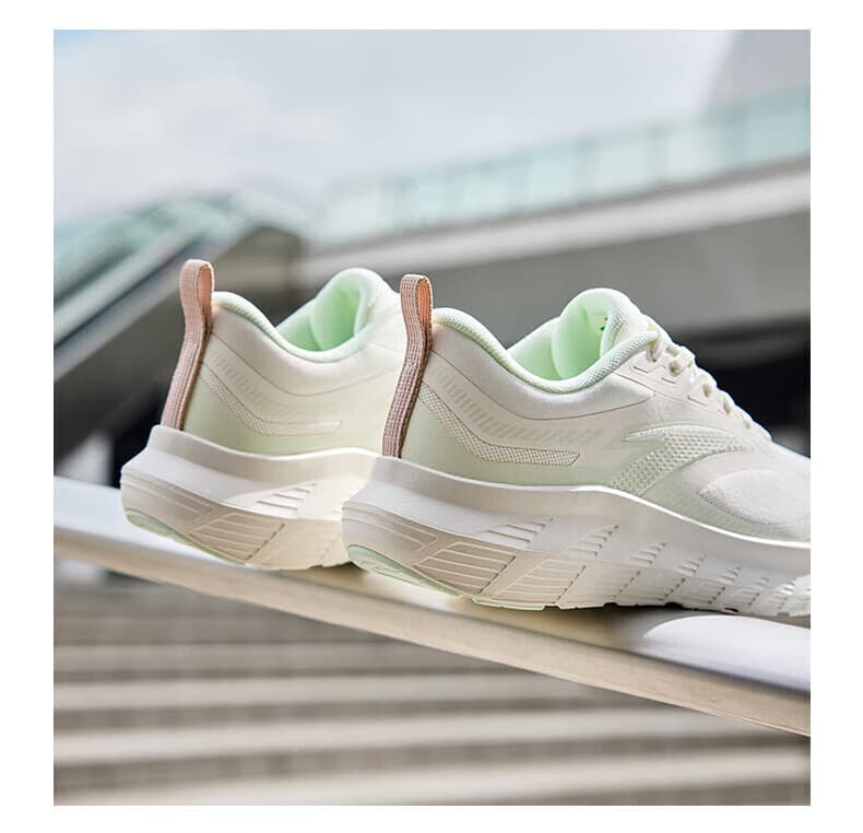 フィットネスシューズ ランニング エアフロー 軽量ランナー