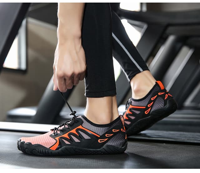 フィットネスシューズ ランニング 足指フィット軽量ランニングシューズ
