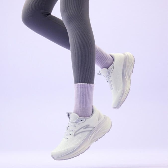 フィットネスシューズ ランニング 雲のようなクッション