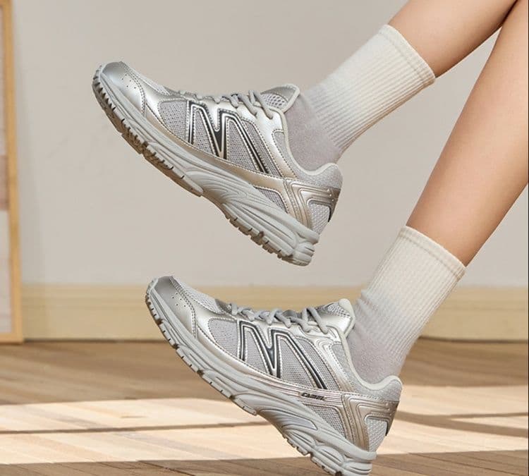 フィットネスシューズ ランニング エアクッション疾走シューズ